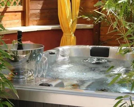 Les Amandiers Hotell